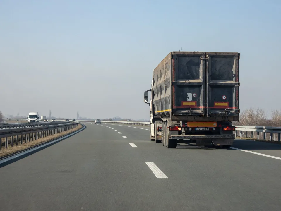 Bốn bước, không tắt bước nào