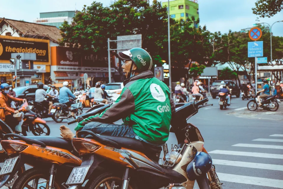 Bốn bước, không tắt bước nào